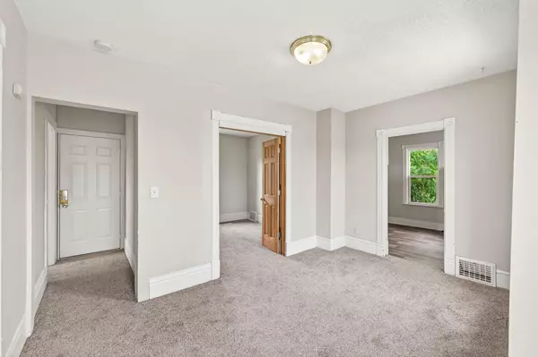 Saint Paul, MN 55107,71 George ST W