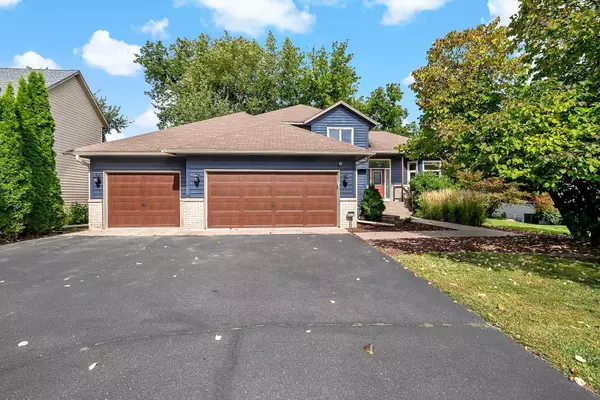 Savage, MN 55378,5420 Riverwood LN