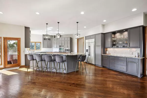 Eden Prairie, MN 55347,10481 Bluff