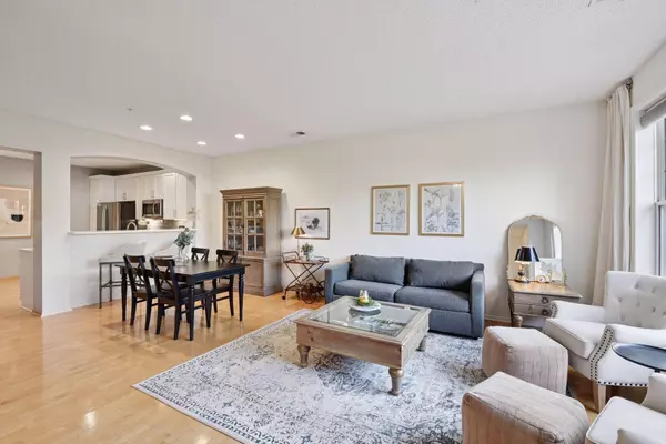 Eden Prairie, MN 55344,8399 Townsend DR