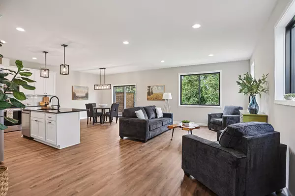 Vadnais Heights, MN 55127,4087 Isaac CT