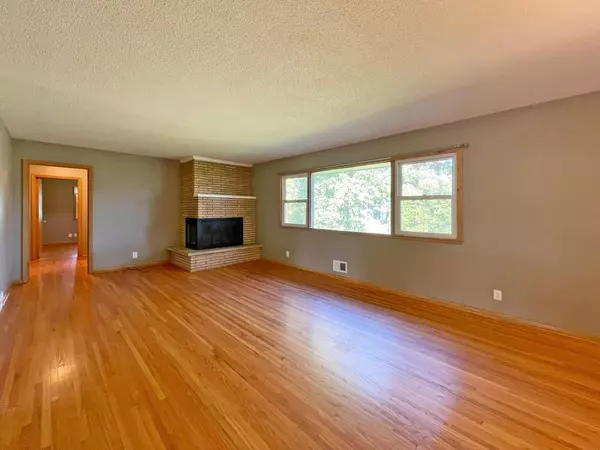 Edina, MN 55410,6313 France AVE S