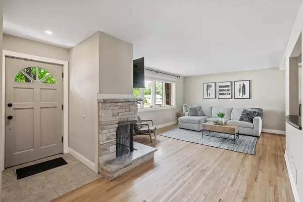Edina, MN 55410,6301 France AVE S