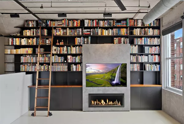 Minneapolis, MN 55401,918 N 3rd ST #305