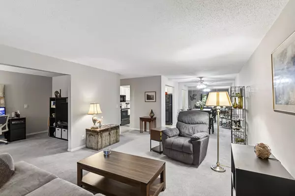 Minnetonka, MN 55343,5607 Green Circle DR #101