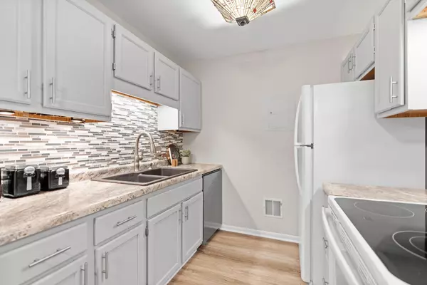 Saint Paul, MN 55116,2310 Benson AVE #H