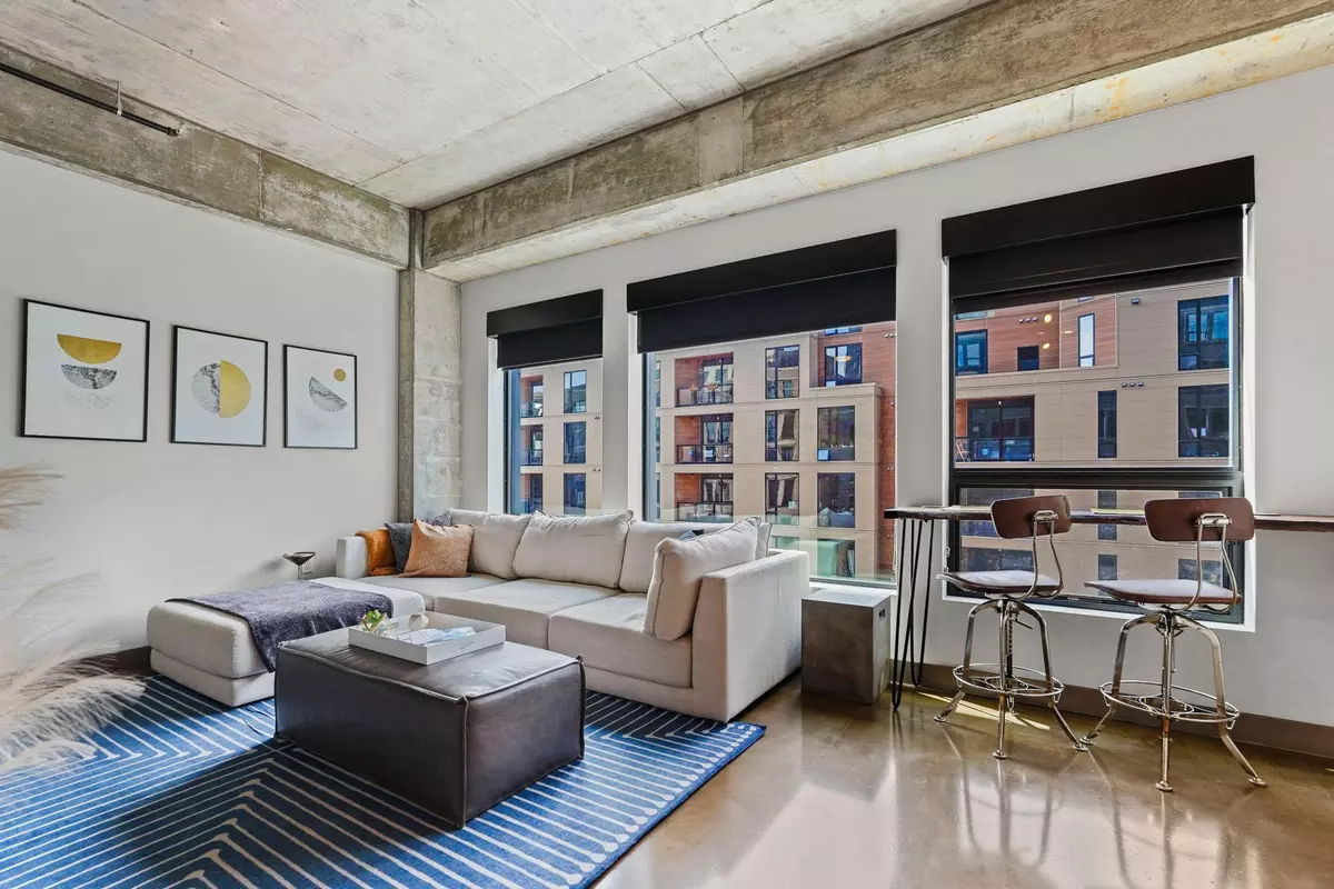 Minneapolis, MN 55401,728 3rd ST N #307