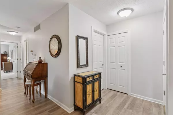 Edina, MN 55436,6801 Langford DR