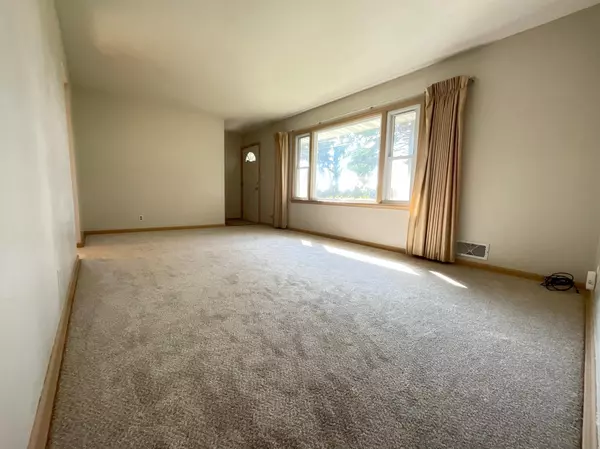 Maplewood, MN 55119,2555 Upper Afton RD E