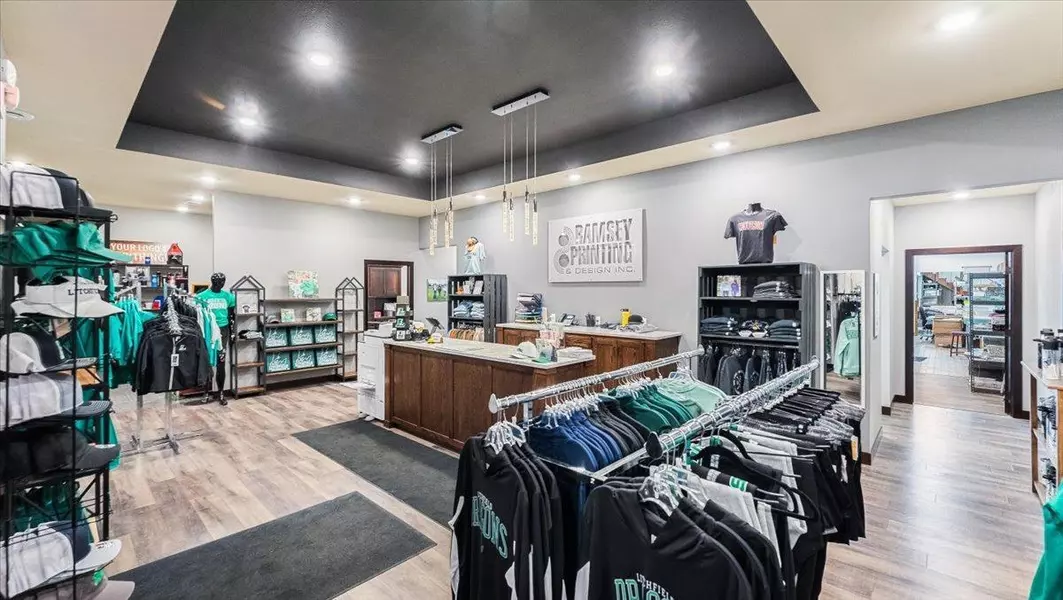 826 N Sibley AVE, Litchfield, MN 55355