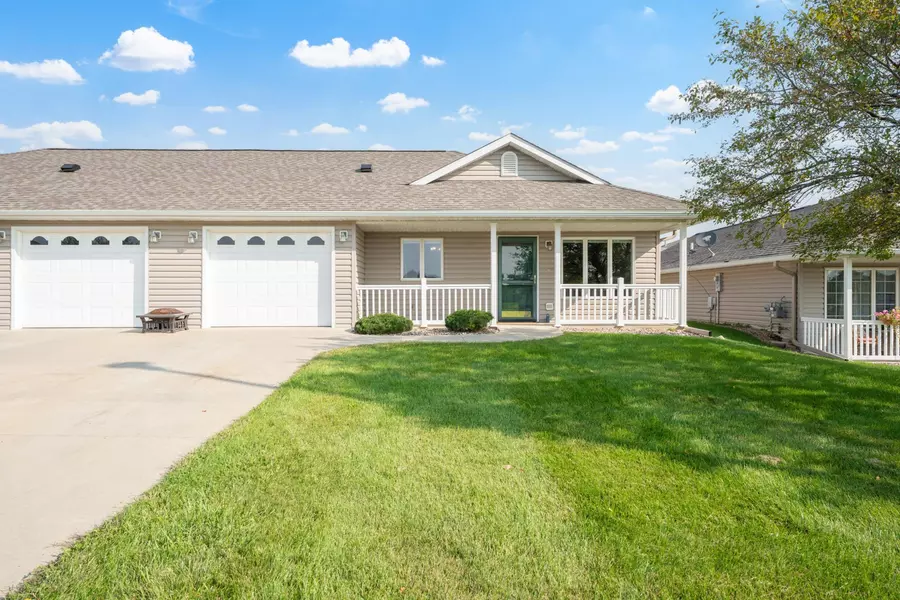 209 Clubhouse DR NE, Stewartville, MN 55976