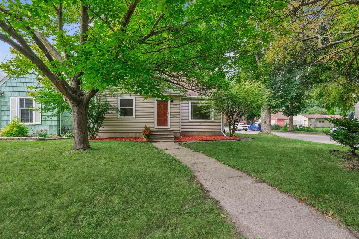 Minneapolis, MN 55418,2958 NE Stinson BLVD