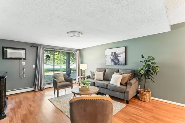 Brooklyn Center, MN 55429,4207 Lakeside AVE N #134