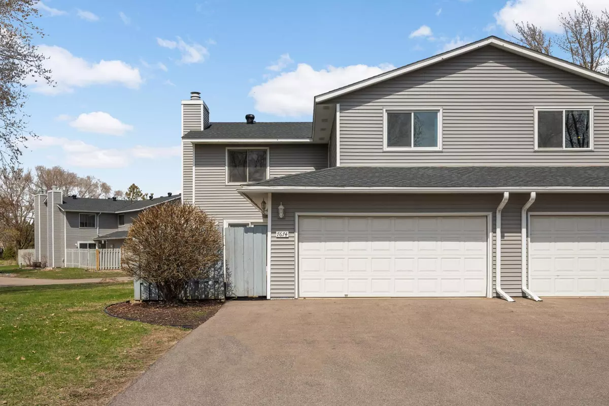 Woodbury, MN 55125,7674 Dunmore RD