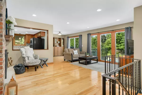 Burnsville, MN 55337,1966 Skyline DR S