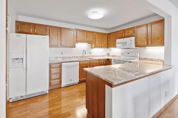 Falcon Heights, MN 55108,1666 Coffman ST #214