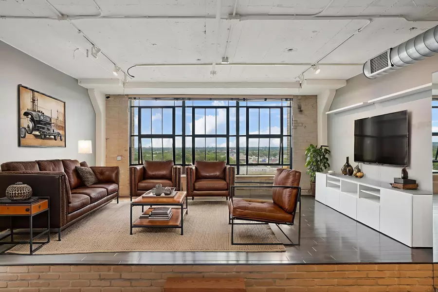 2929 Chicago AVE #1002, Minneapolis, MN 55407