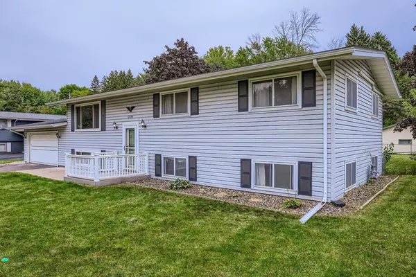 Oakdale, MN 55128,6884 8th Street LN N