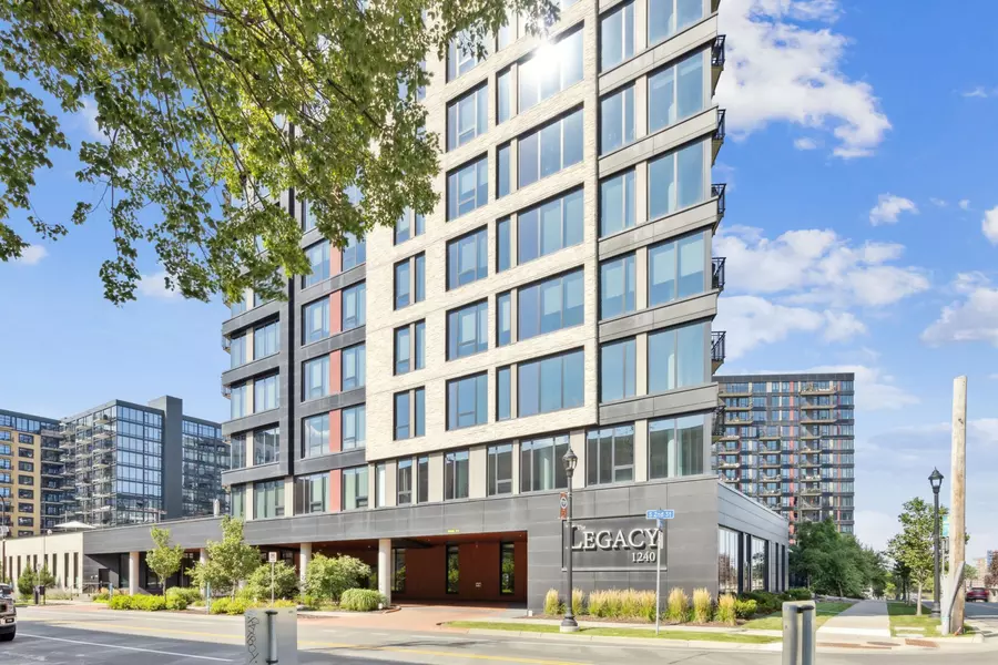 1240 S 2nd Street #1003, Minneapolis, MN 55415