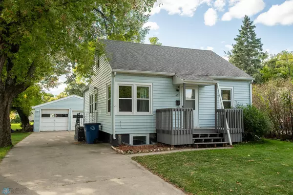 Moorhead, MN 56560,407 15th ST N