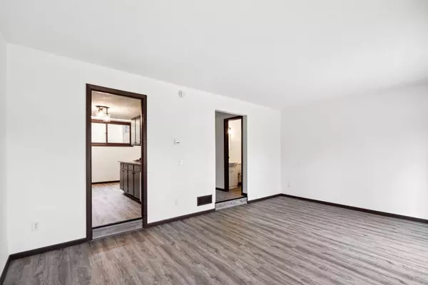 Apple Valley, MN 55124,7502 Germane TRL #0