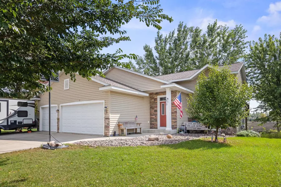 1291 Denver AVE SE, Hutchinson, MN 55350