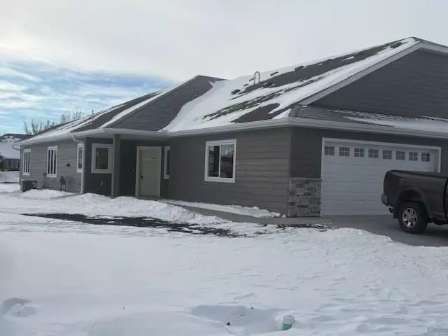 Hutchinson, MN 55350,250 Eau Claire AVE SE