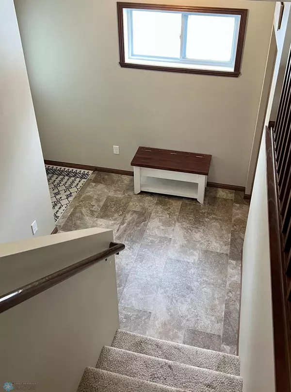 West Fargo, ND 58078,2737 10th ST W
