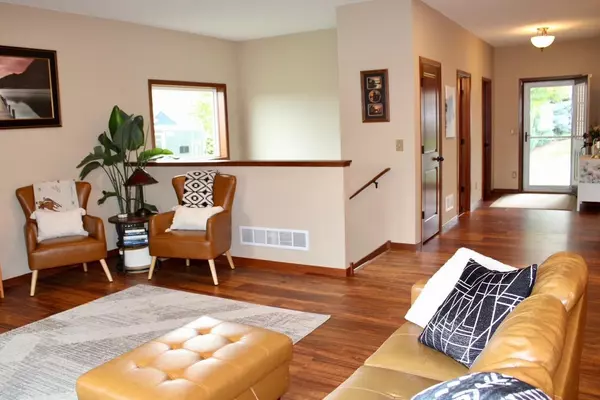 Prior Lake, MN 55372,16180 Tahinka PL NW