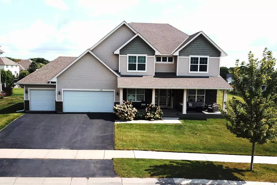 1135 Moers DR, Chaska, MN 55318