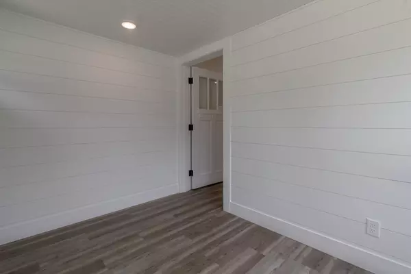 North Mankato, MN 56003,723 Nicollet AVE