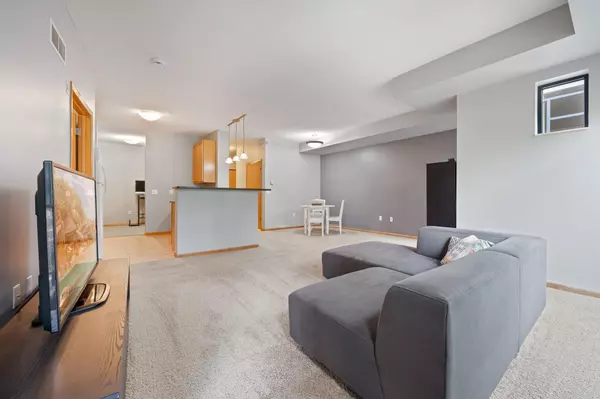 Saint Paul, MN 55114,2565 Franklin AVE #313