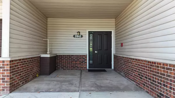 Saint Anthony, MN 55421,3912 Foss RD #206