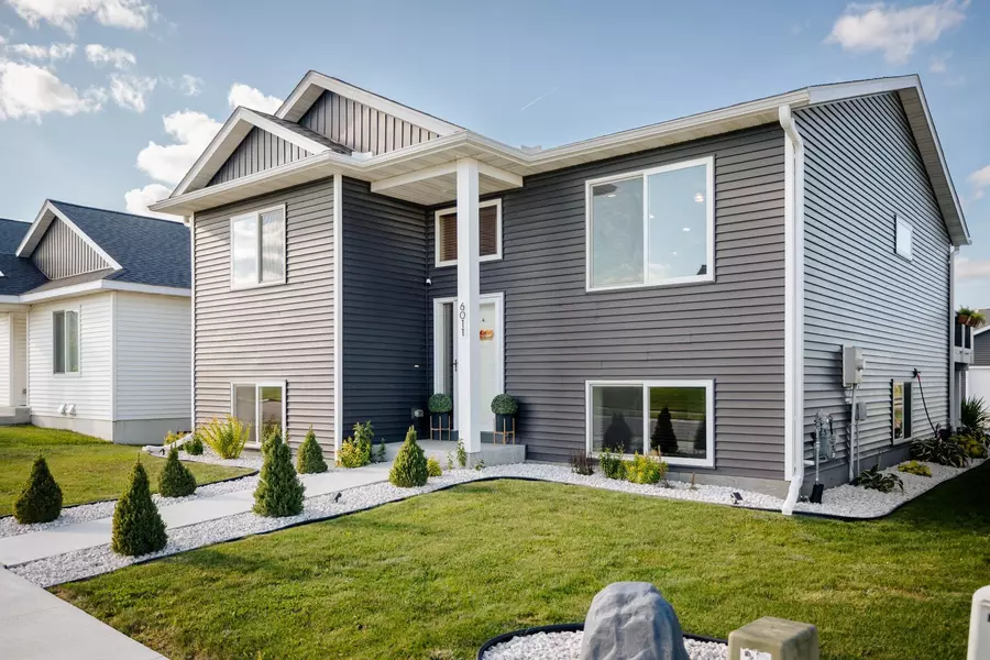 6011 51st ST NW, Rochester, MN 55901