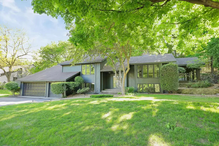 745 Virginia Shores CIR, Victoria, MN 55331