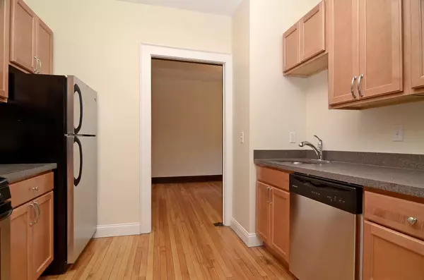 Minneapolis, MN 55403,1401 Willow ST #4