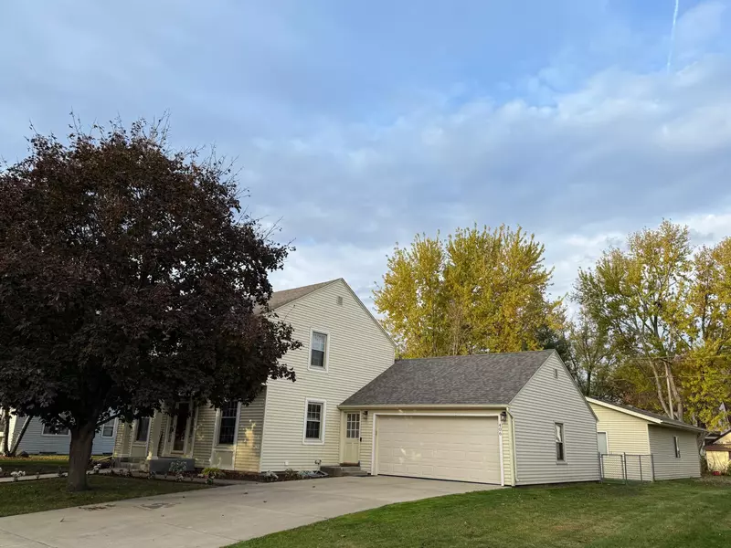 406 2nd AVE SE, Pine Island, MN 55963