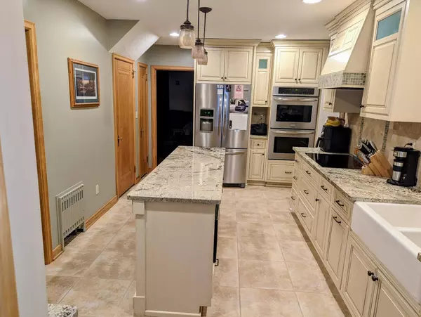 Pine Island, MN 55963,406 2nd AVE SE