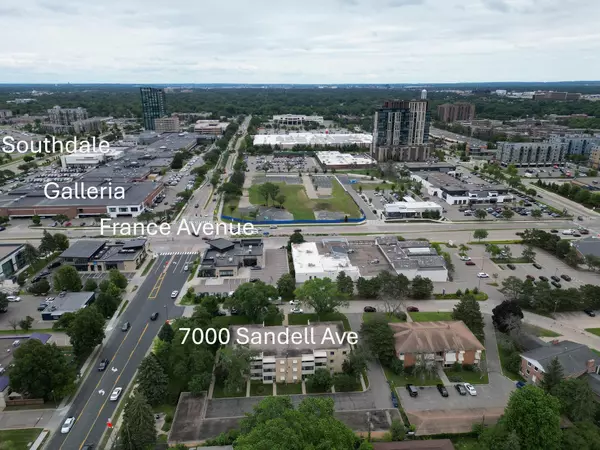 Edina, MN 55435,7000 Sandell AVE #1-18