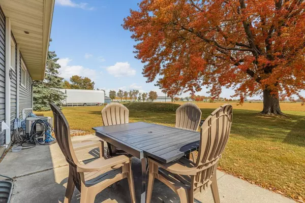 Owatonna, MN 55060,2463 Austin RD