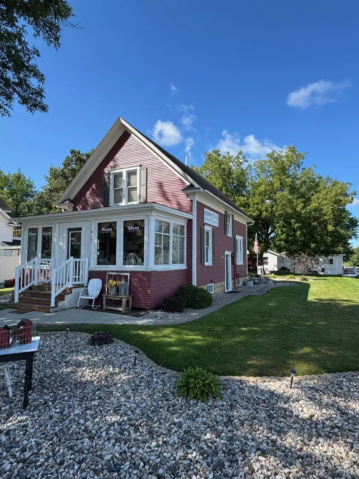 Waseca, MN 56093,917 State ST N