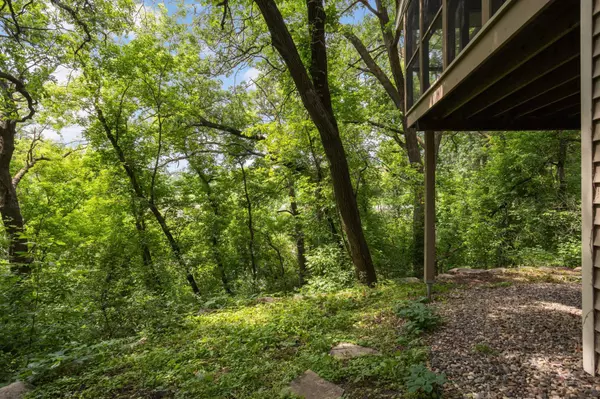 Eagan, MN 55123,878 Lakewood Hills RD S