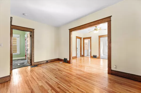 Minneapolis, MN 55414,1066 22nd AVE SE