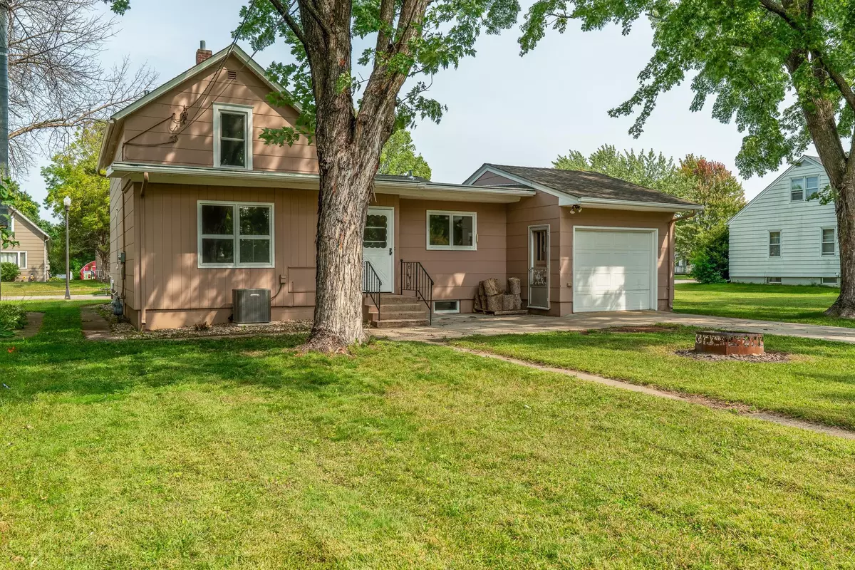New Ulm, MN 56073,1311 N German ST