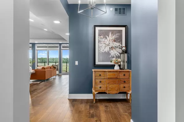 North Oaks, MN 55127,1 Hill Farm RD #302