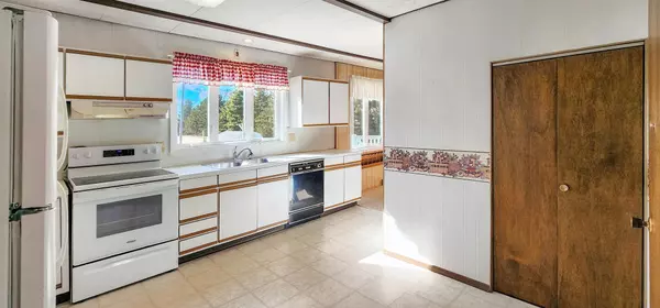 Vesta, MN 56292,165 S Pine ST