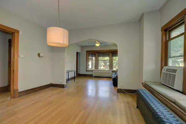 Saint Paul, MN 55104,2098 Marshall AVE