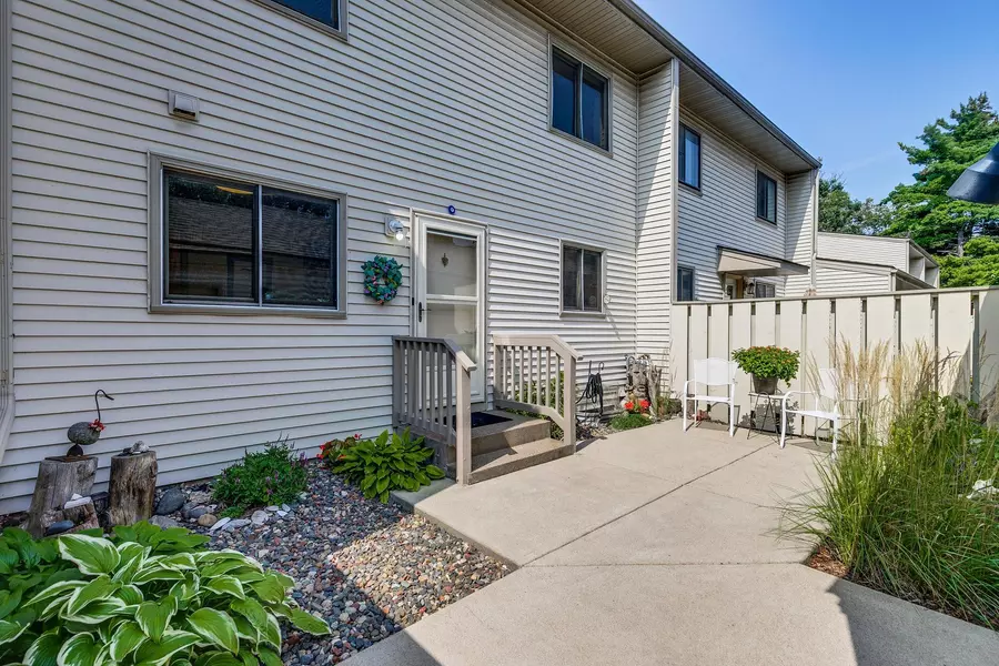 5574 Meister RD, Fridley, MN 55432