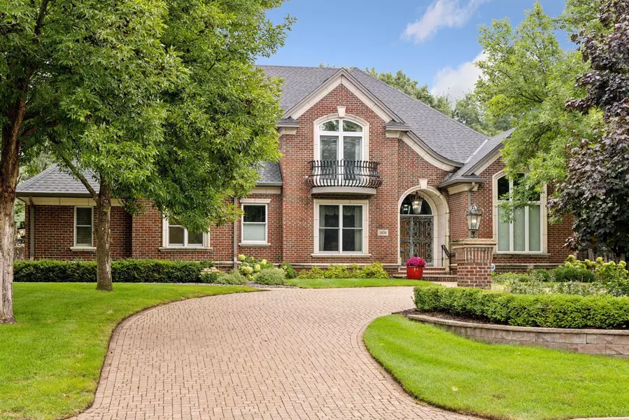 1936 Glenhill RD, Mendota Heights, MN 55118
