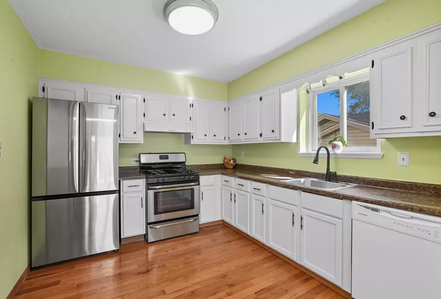 1532 Larpenteur AVE E, Saint Paul, MN 55109